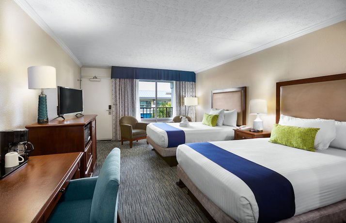 Imagen de la habitación del Hotel Sea Crest Oceanfront Resort. Foto 12