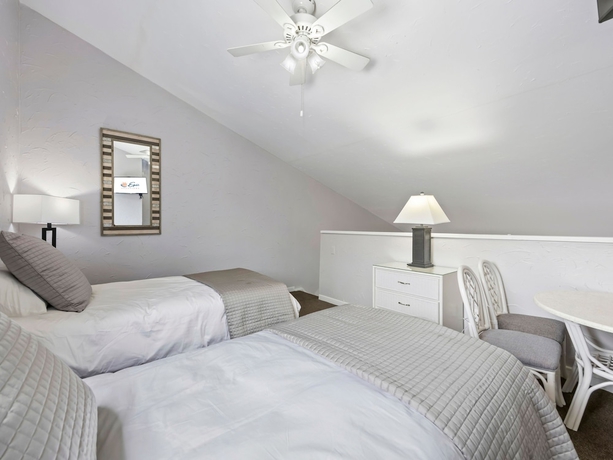 Imagen de la habitación del Hotel Sea Crest Surf and Racquet Club. Foto 8