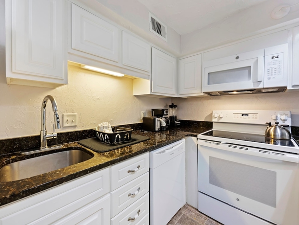 Imagen de la habitación del Hotel Sea Crest Surf and Racquet Club. Foto 15
