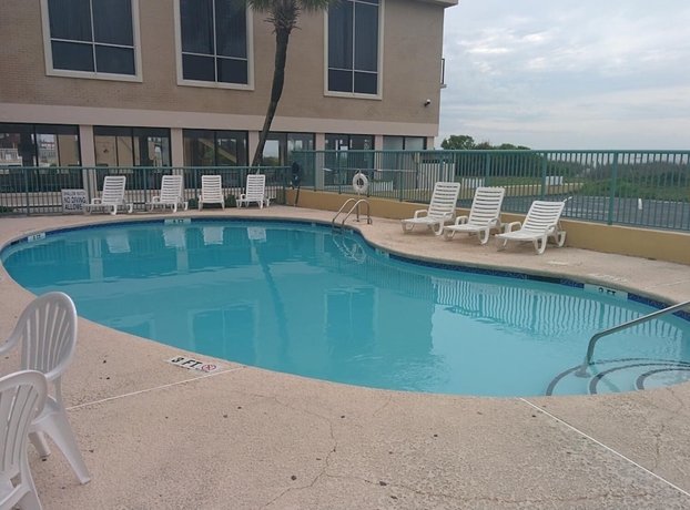 Imagen de la piscina del Hotel Sea Dunes Oceanfront. Foto 19