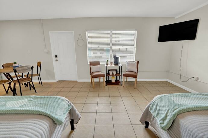 Imagen general del Hotel Sea Foam Suites. Foto 8