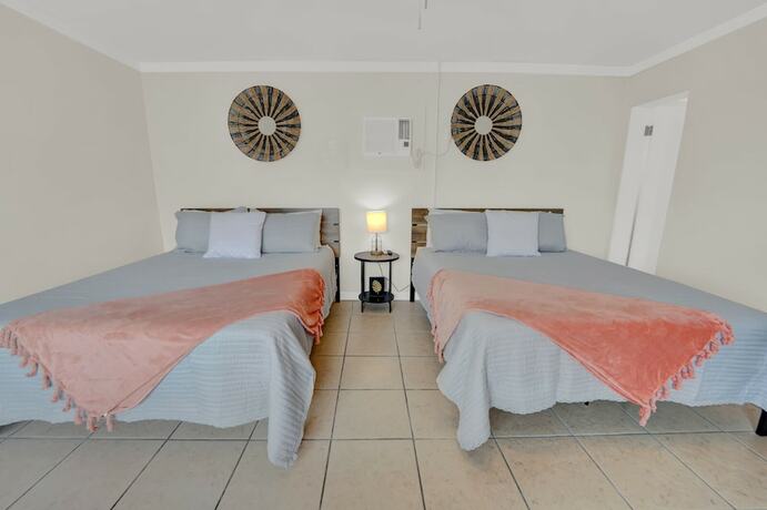 Imagen general del Hotel Sea Foam Suites. Foto 9