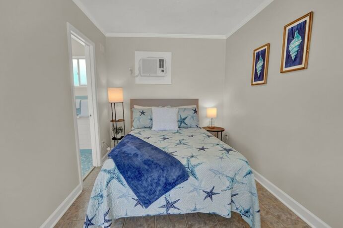Imagen de la habitación del Hotel Sea Foam Suites. Foto 14