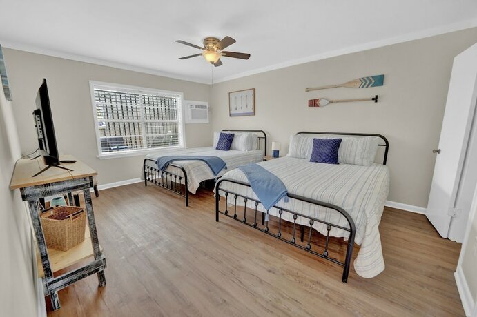 Imagen de la habitación del Hotel Sea Foam Suites. Foto 16