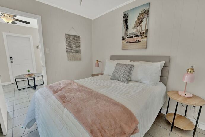 Imagen de la habitación del Hotel Sea Foam Suites. Foto 17