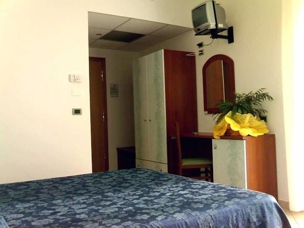 Imagen de la habitación del Hotel Sea Garden, ACQUAPPESA. Foto 9