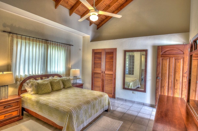 Imagen de la habitación del Hotel Sea Horse Ranch Luxury Resort. Foto 12
