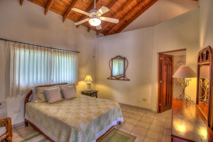 Imagen de la habitación del Hotel Sea Horse Ranch Luxury Resort. Foto 13