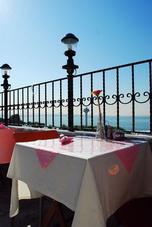 Imagen del bar/restaurante del Hotel Sea House Suites. Foto 5