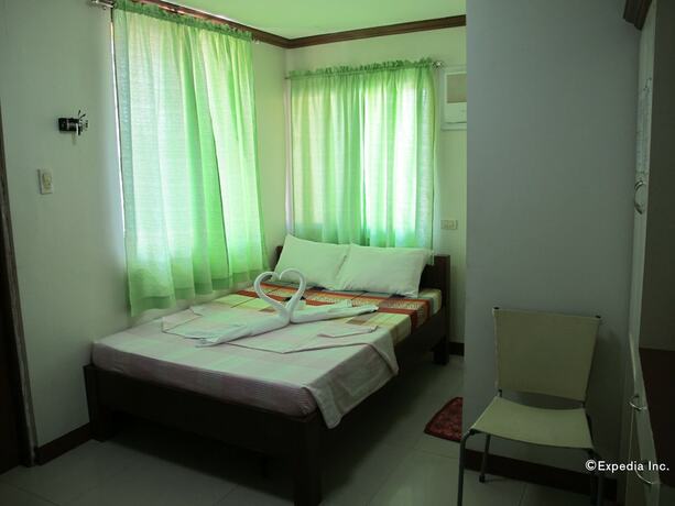 Imagen de la habitación del Hotel Sea Jewel Beach Resort Puerto Galera. Foto 19