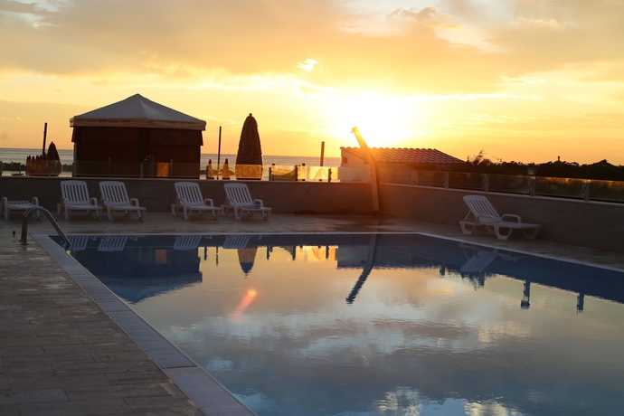 Imagen de la piscina del Hotel Sea Lion. Foto 9