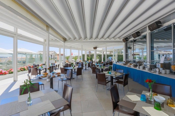 Imagen del bar/restaurante del Hotel Sea Lion. Foto 6