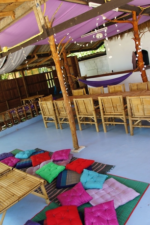Imagen del bar/restaurante del Hotel Sea Love Bungalows. Foto 12