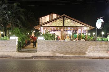 Imagen del bar/restaurante del Hotel Sea Mist Resort, Candolim. Foto 14