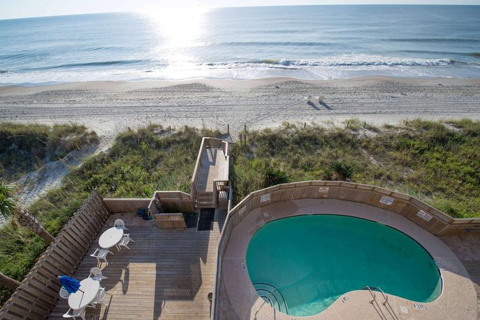 Imagen de la piscina del Hotel Sea Mystique Murrells Inlet a Ramada by Wyndham. Foto 19