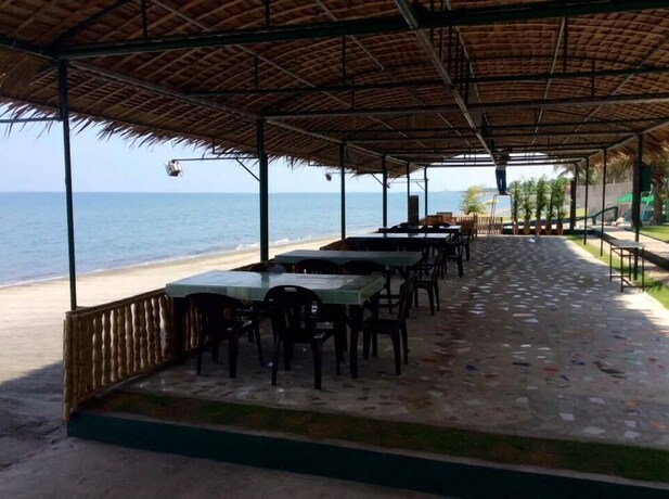 Imagen del bar/restaurante del Hotel Sea Of Dreams Resort. Foto 4