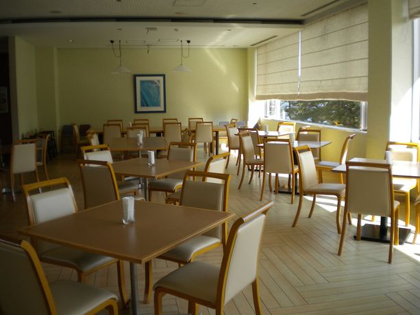 Imagen del bar/restaurante del Hotel Sea Paradise Inn. Foto 6