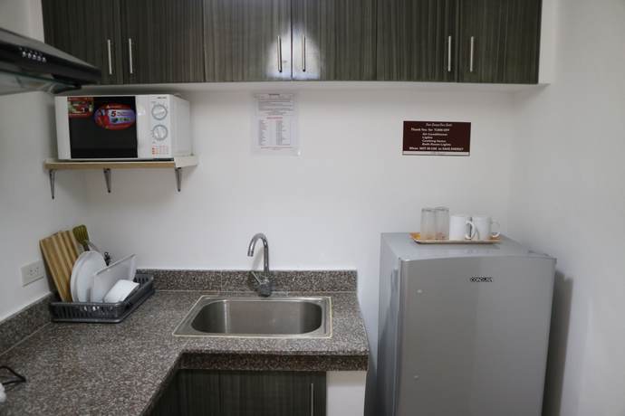 Imagen de la habitación del Hotel Sea Pearl Manila Suites. Foto 2