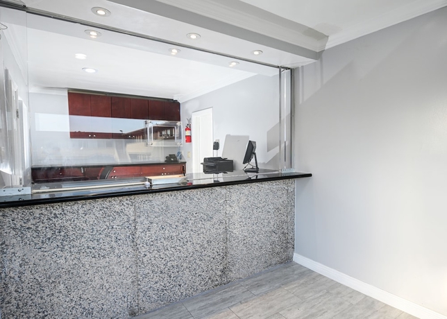 Imagen de los interiores del Hotel Sea Rock Inn - Long Beach. Foto 19
