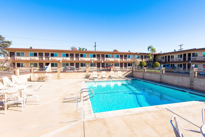 Imagen de la piscina del Hotel Sea Rock Inn - Los Angeles. Foto 16
