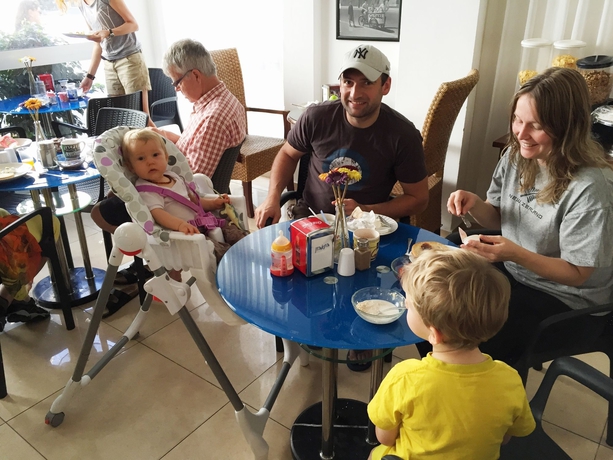 Imagen del bar/restaurante del Hotel Sea Side. Foto 2