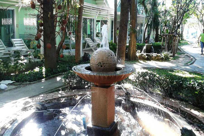 Imagen de los exteriores del Hotel Sea Sky Beach Resort. Foto 16