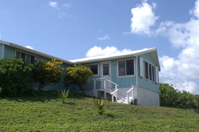 Imagen de los exteriores del Hotel Sea Spray Resort and Marina. Foto 2