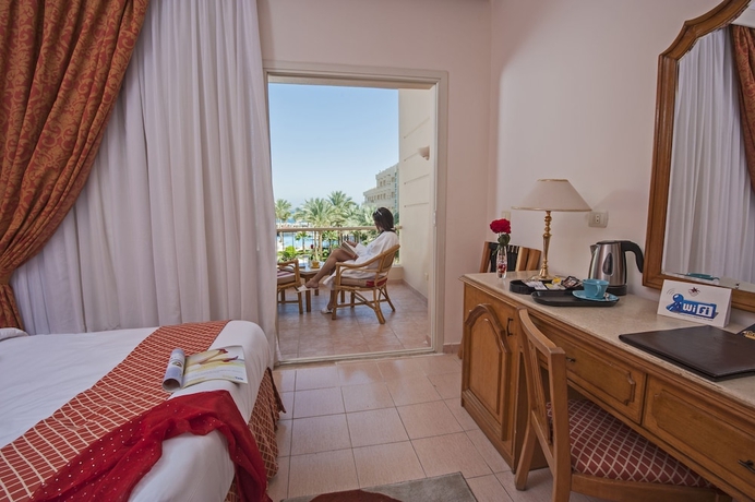 Imagen de la habitación del Hotel Sea Star Beau Rivage. Foto 7