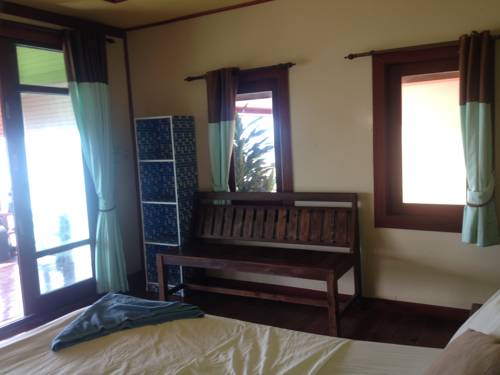 Imagen de la habitación del Hotel Sea Sunset Resort. Foto 7
