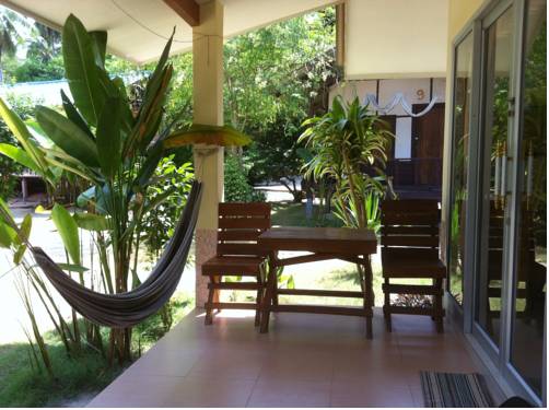 Imagen de la habitación del Hotel Sea Sunset Resort. Foto 12