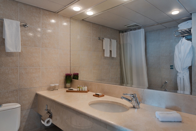 Imagen de la habitación del Hotel Sea Tower by Isrotel Design. Foto 7