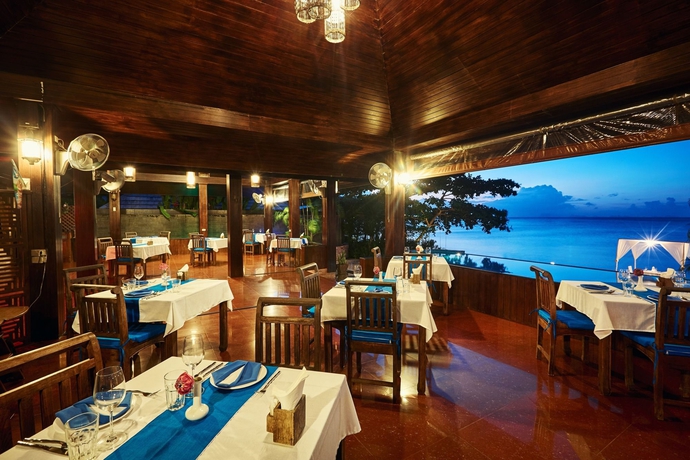 Imagen del bar/restaurante del Hotel Sea Valley Resort. Foto 3