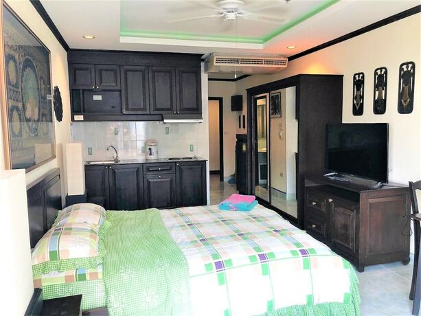 Imagen general del Hotel Sea View Apartment Rimhad Condominium Pattaya. Foto 4