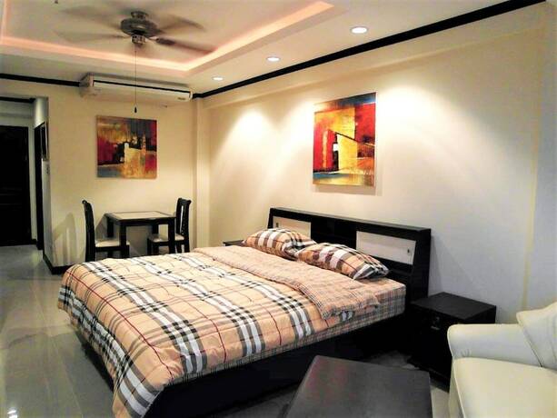 Imagen general del Hotel Sea View Beach Condo Jomtien Pattaya Large Pool. Foto 1