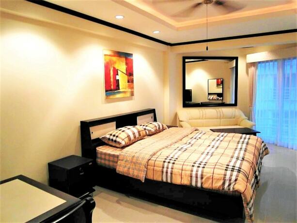 Imagen general del Hotel Sea View Beach Condo Jomtien Pattaya Large Pool. Foto 5