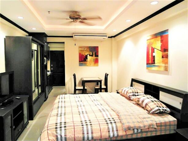 Imagen general del Hotel Sea View Beach Condo Jomtien Pattaya Large Pool. Foto 13