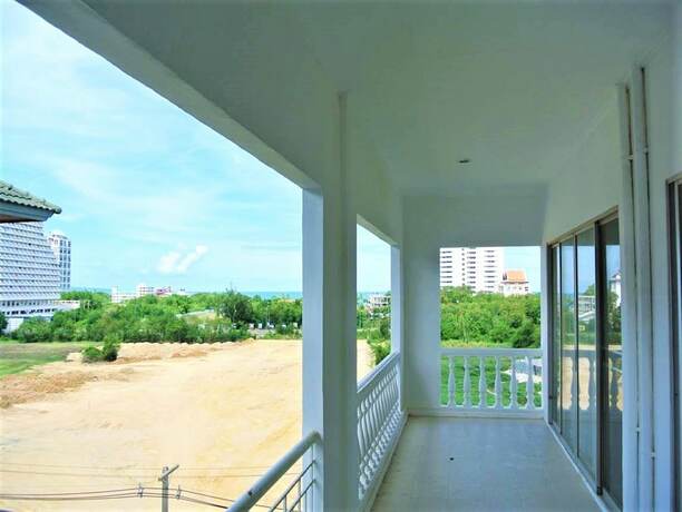 Imagen general del Hotel Sea View Corner Condo Jomtien. Foto 3