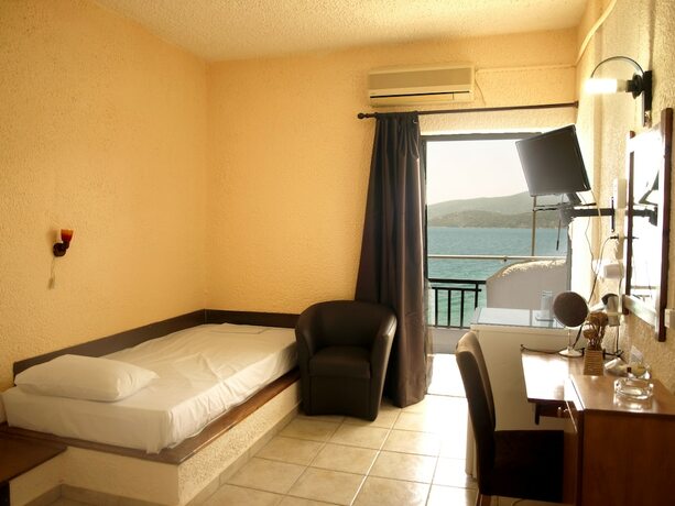 Imagen de la habitación del Hotel Sea View, Dimotiki Enotita Saronikou. Foto 19