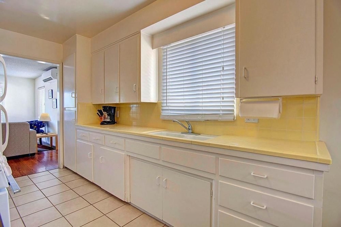 Imagen de la habitación del Hotel Sea View Inn At The Beach. Foto 10