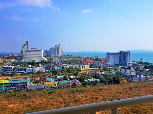 Imagen general del Hotel Sea Views At Jomtien Beach. Foto 4