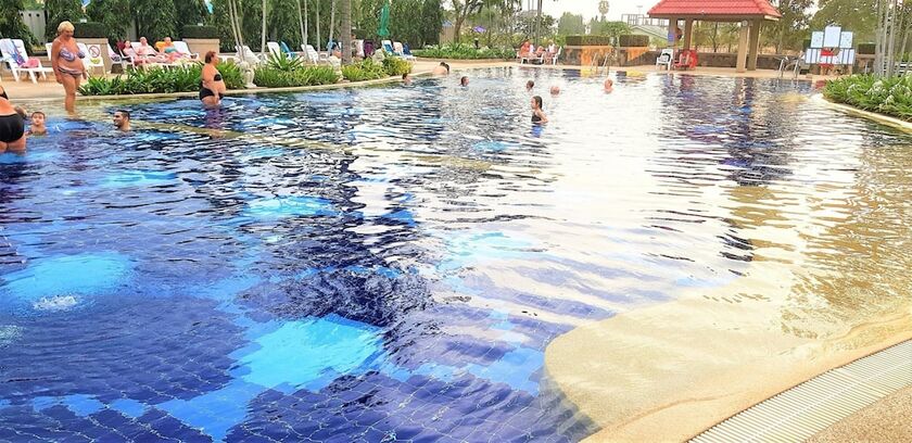 Imagen general del Hotel Sea Views At Jomtien Beach. Foto 8