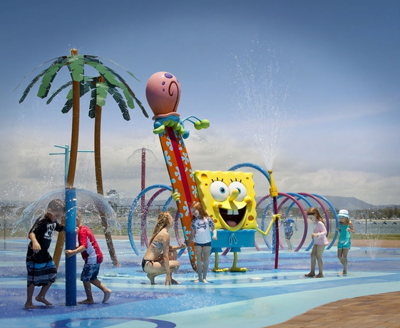 Imagen de la piscina del Hotel Sea World Resort. Foto 11