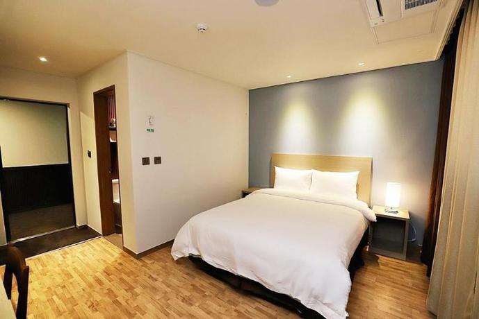 Imagen de la habitación del Hotel Sea and Moon Tourist. Foto 5