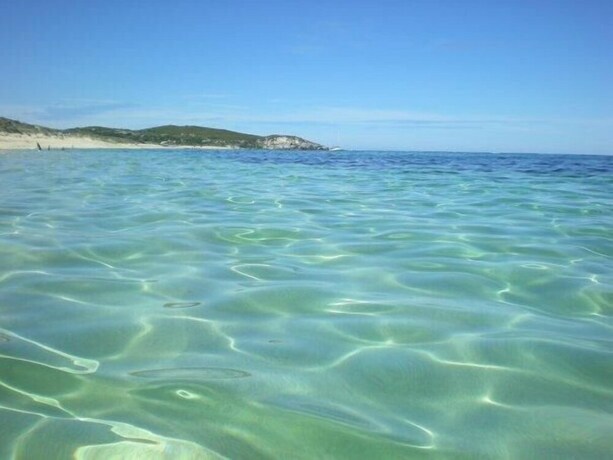 Imagen de los exteriores del Hotel Sea and Soul Beachside Studios. Foto 17