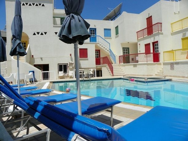 Imagen de la piscina del Hotel Sea \'n Lake View Apartments. Foto 17