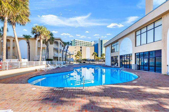 Imagen de la piscina del Hotel SeaMist Driftwood Vacation Studio with Balcony. Foto 20