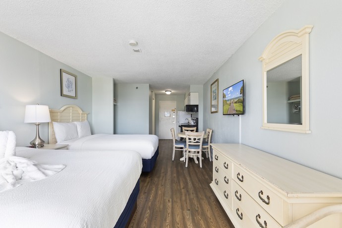 Imagen de los interiores del Hotel SeaMist Driftwood Vacation Studio with Balcony. Foto 19