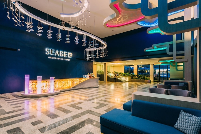 Imagen de los interiores del Hotel Seabed Grand Phuket. Foto 18