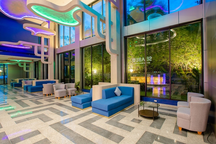 Imagen de los interiores del Hotel Seabed Grand Phuket. Foto 19