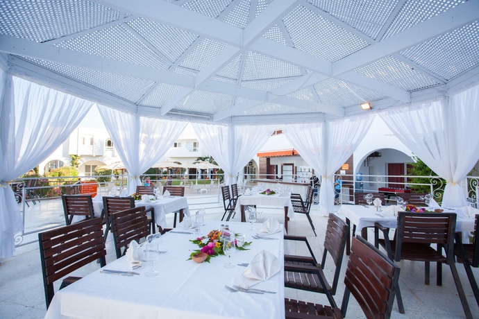 Imagen de los exteriores del Hotel Seabel Aladin. Foto 13